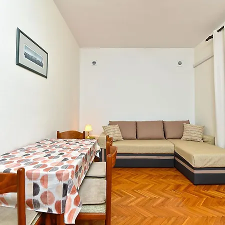 Comfortable In Faana With Outdoor Space Fažana