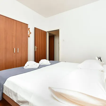 Comfortable In Faana With Outdoor Space Apartman Fažana