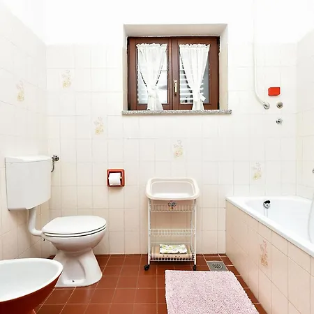 Comfortable In Faana With Outdoor Space * Fažana